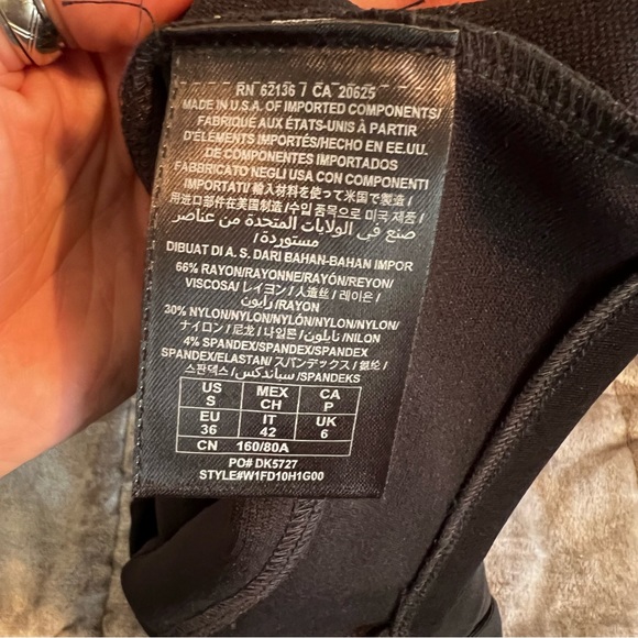 Guess Womens Black Mini Skirt Bodycon Size Small Fitted NWOT Short 90’s Y2K - Picture 5 of 7